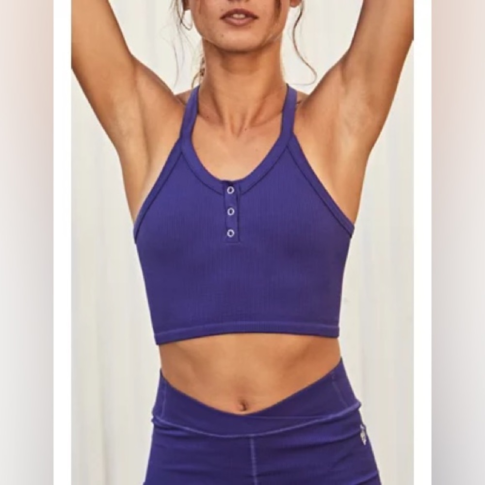 Free people Movement Free Throw Henley Size
Large Outerspace Blue Brami tank bra